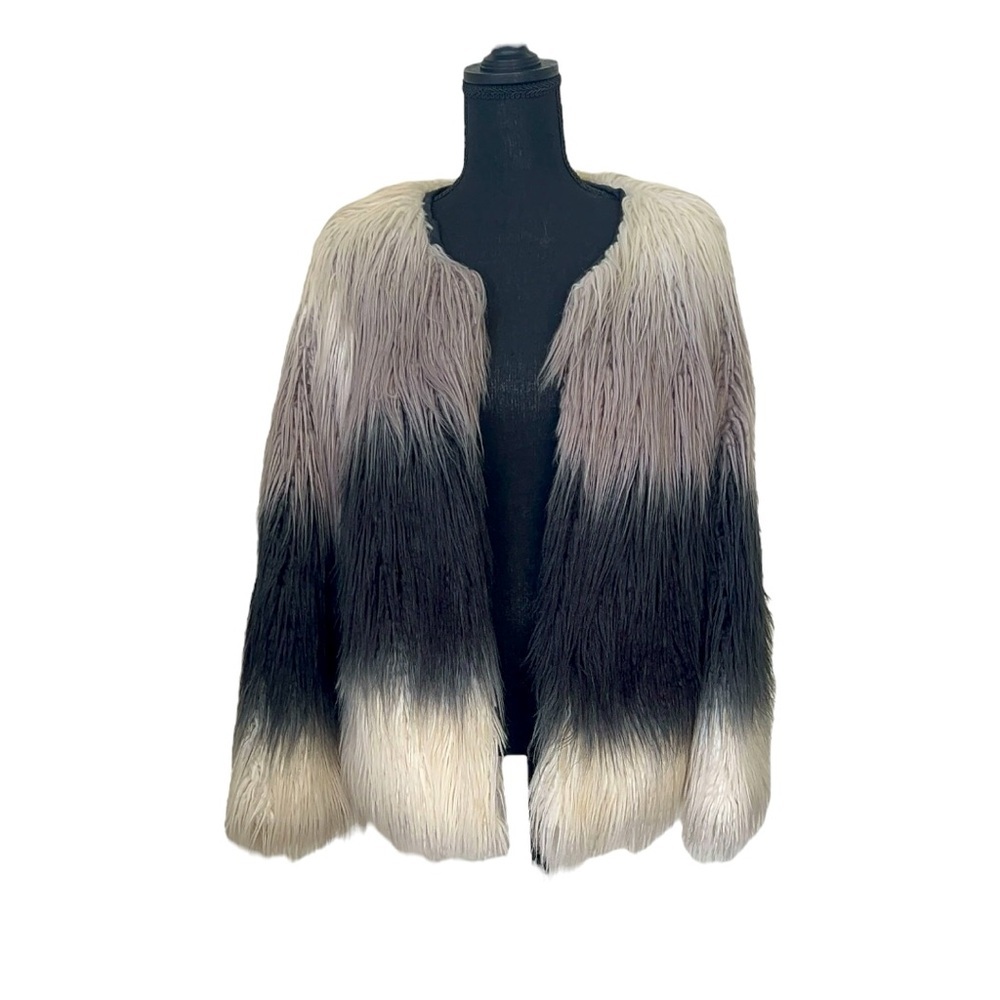 Faux fur coat - size M